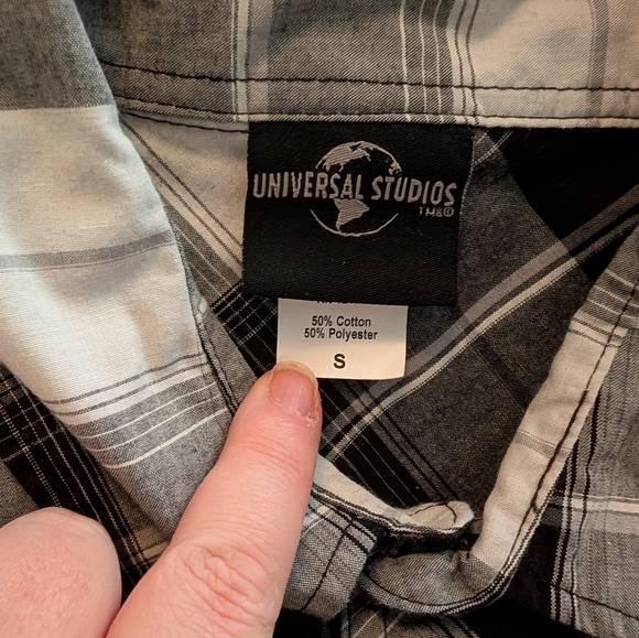 Universal Studios Family Forever Skull Button Up Shirt - Picture 5 of 5